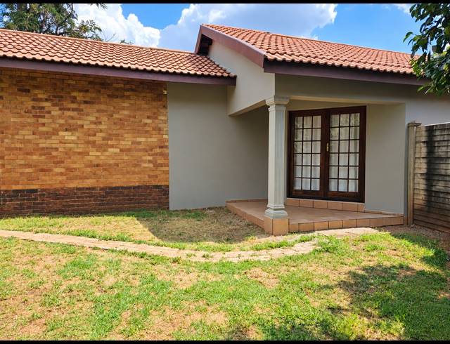 3 BEDROOM HOUSE FOR SALE IN ROODIA